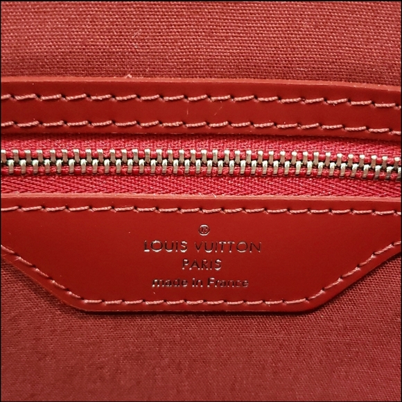 100% Authentic!! Red Louis Vuitton Epi Brea MM - Picture 4 of 10